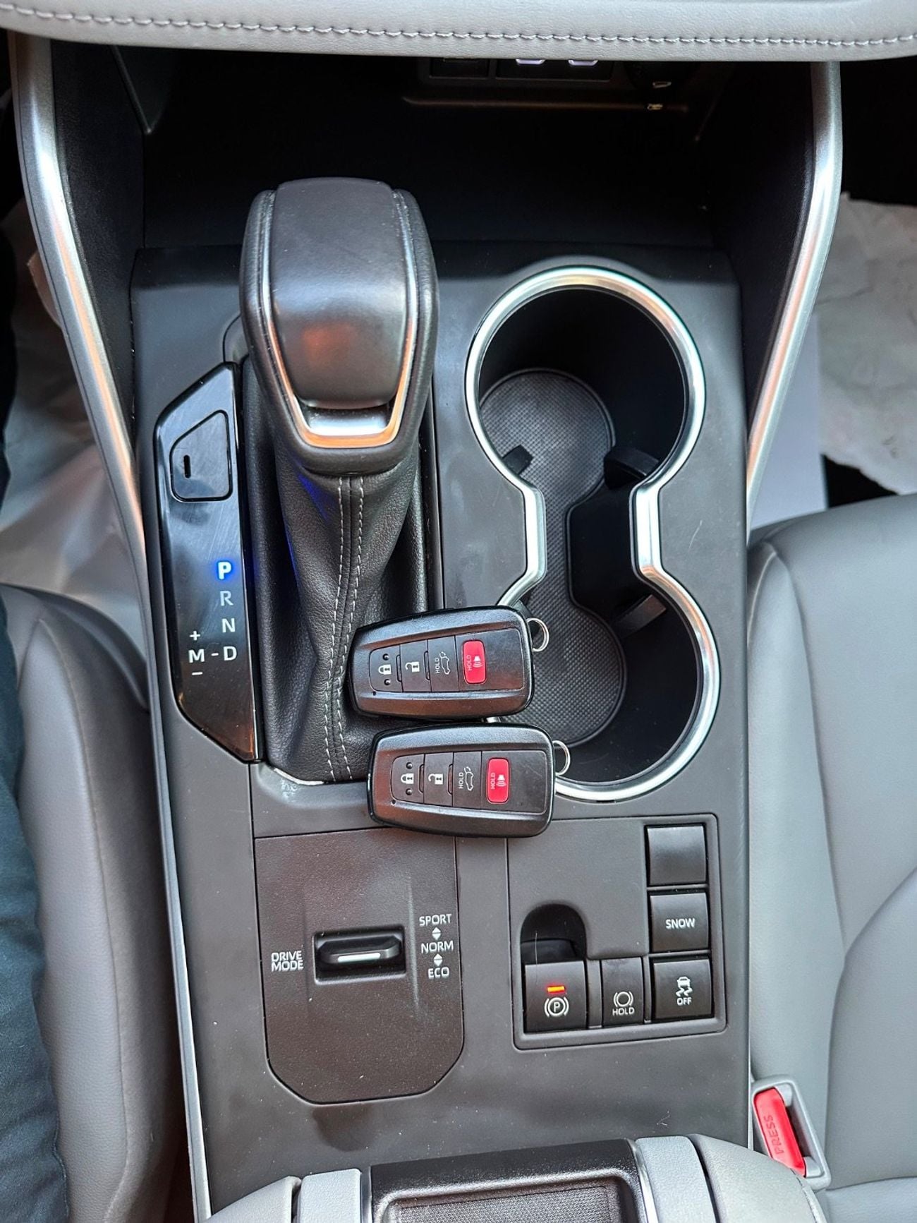 Toyota Highlander 2023 TOYOTA HIGHLANDER XLE FULL OPTIONS IMPORTED FROM USA