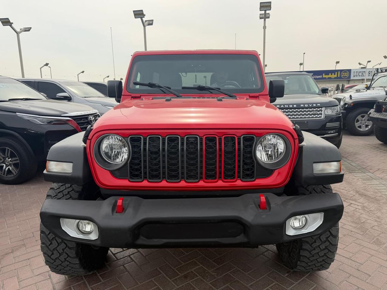 جيب رانجلر LHD-Automatic-Petrol-V4 Cylinder-2.0L-4WD-5 Seats-5 Doors