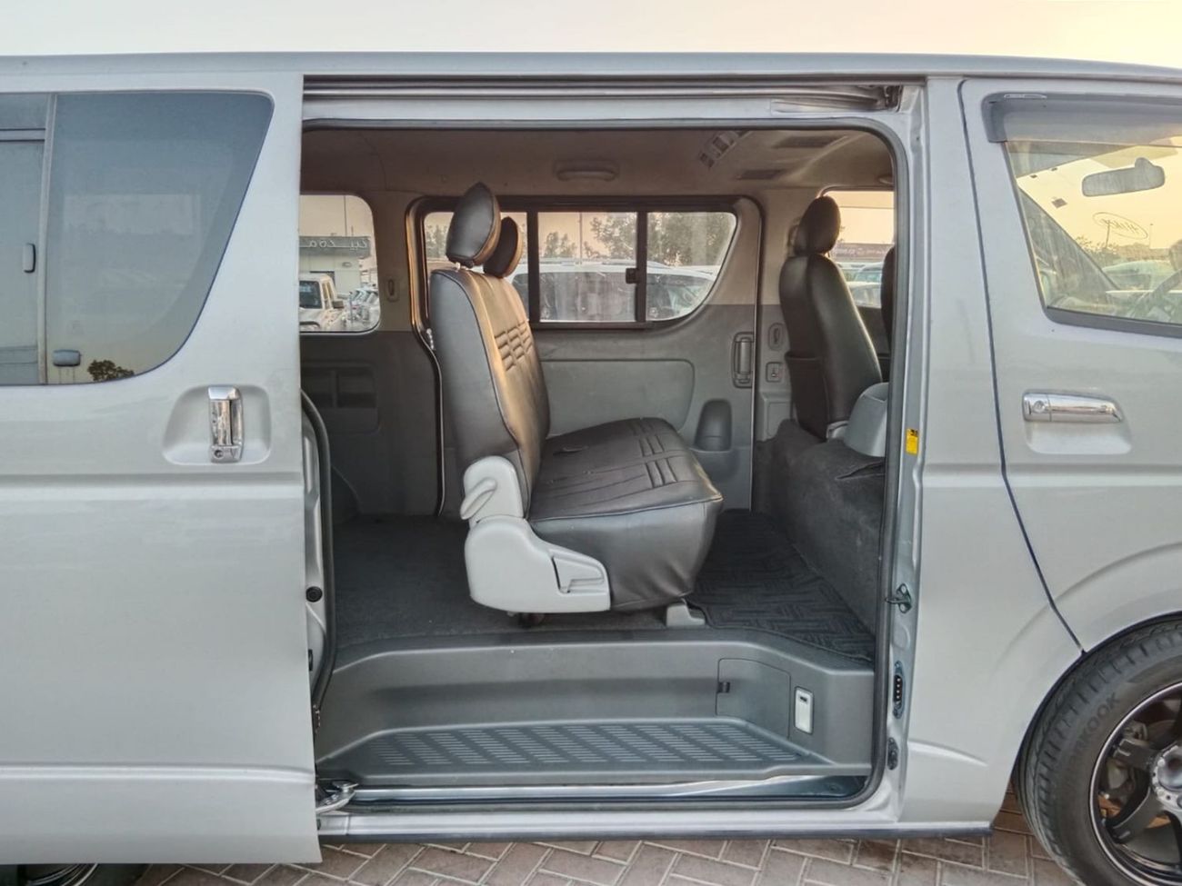 Toyota Hiace TOYOTA HIACE RIGHT HAND DRIVE(PM1182)