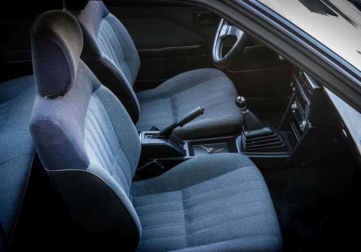 Toyota AE86 interior - Seats