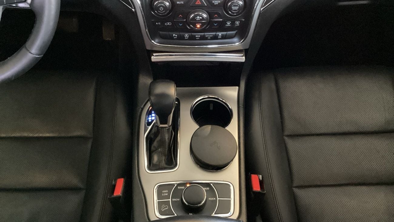 جيب جراند شيروكي 3.6 LIMITED 4WD AUTO | شامل الضمان | 0 ﺪﻔﻋﺓ ﺃﻮﻟﻯ