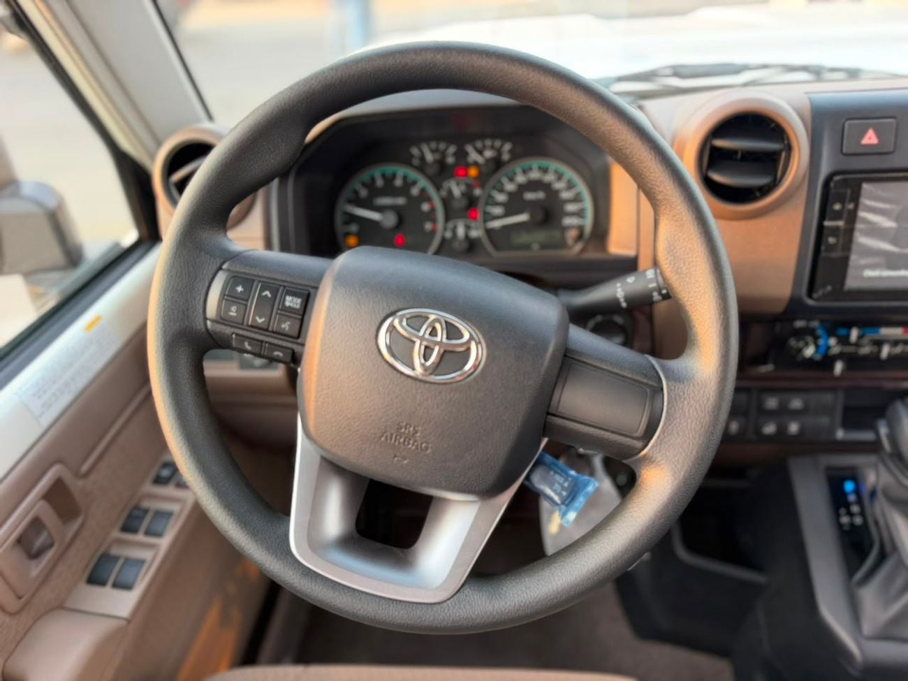تويوتا لاند كروزر 70 HT VXR 5 DOORS 4.0L