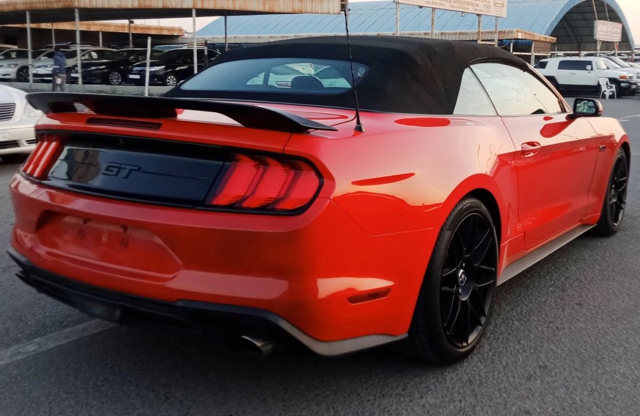 Ford Mustang Ford mustang ecoboost convertible V4  Body kit GT Model 2019 Price: 68000 Dhs Mileage: 44000 Mi Spec