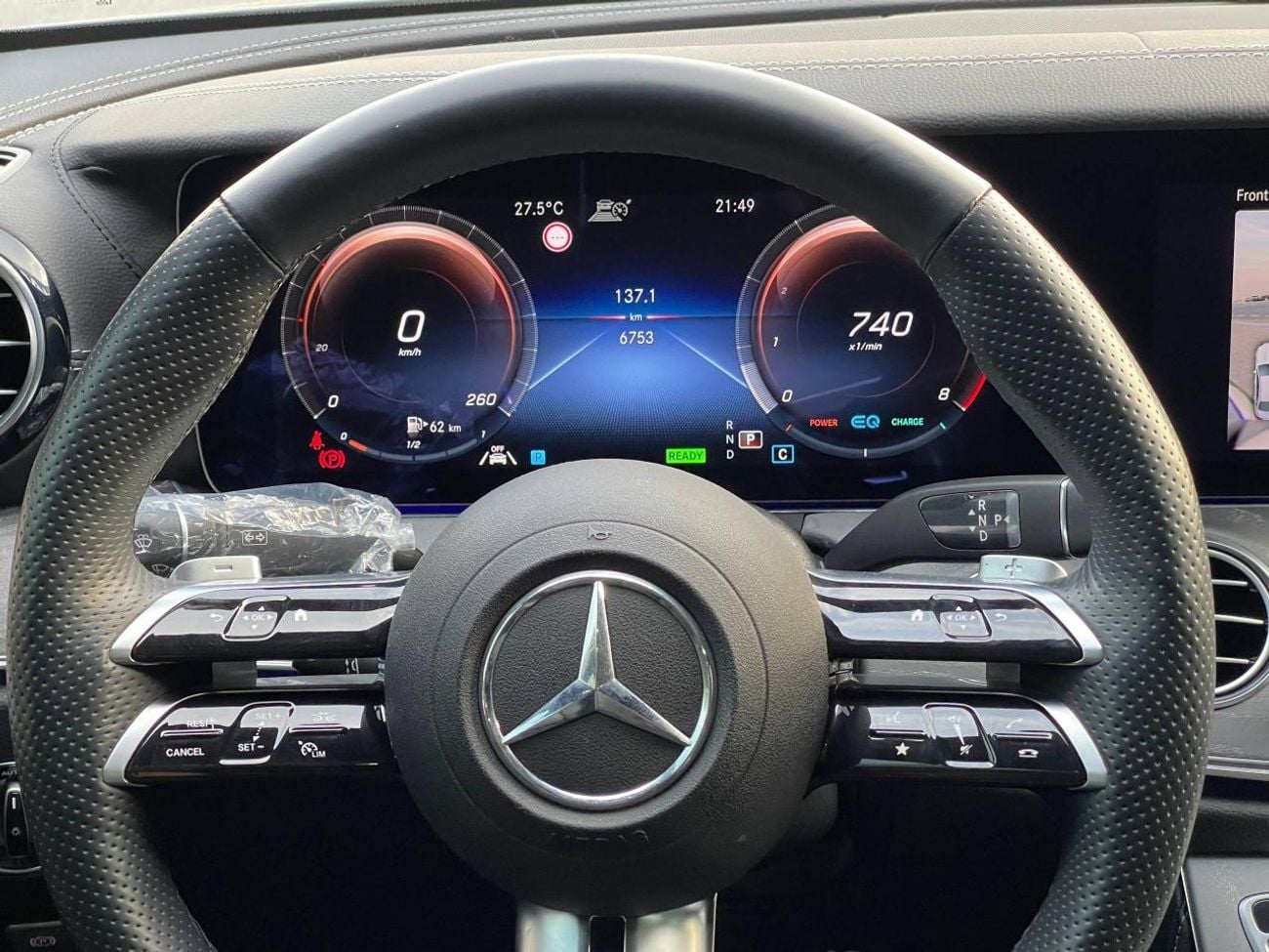 مرسيدس بنز E 350 عداد كيلومترات منخفض / كاميرا 360 درجة / رادار / شاشة عرض كاملة للوحة القيادة / نظام كشف النقطة العم