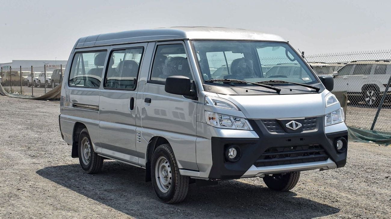 سي إم سي D 260 فان ركاب بـ 8 مقاعد