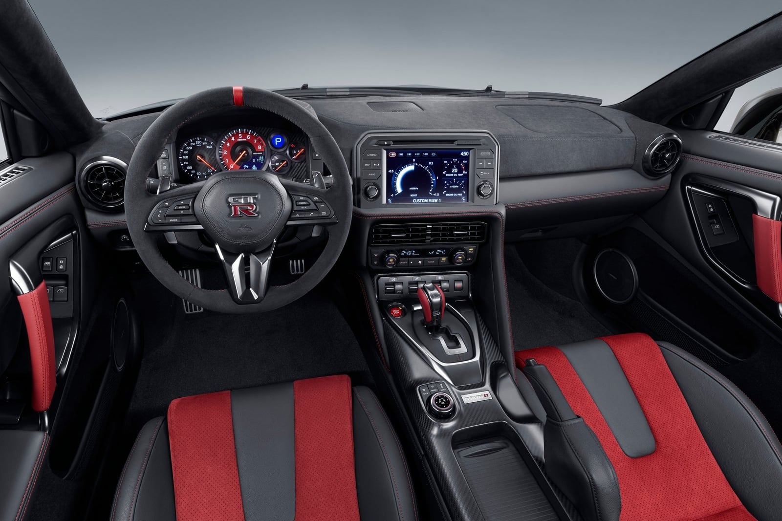 Nissan GT-R interior - Cockpit