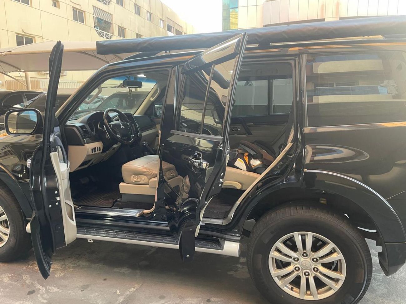 ميتسوبيشي باجيرو GLS Highline 3.8L (274 HP) LHD-4WD-Automatic-Petrol-6 Cylinders-7 Seats-5 Doors