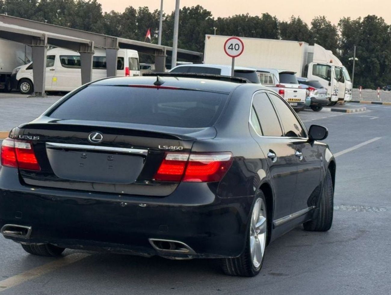 لكزس LS 460 In excellent condition and requires no expense