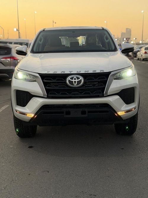 Toyota Fortuner EXR 2.4L 4WD DIESEL AUTOMATIC TRANSMISSION ( FOR RE-EXPORT ONLY )