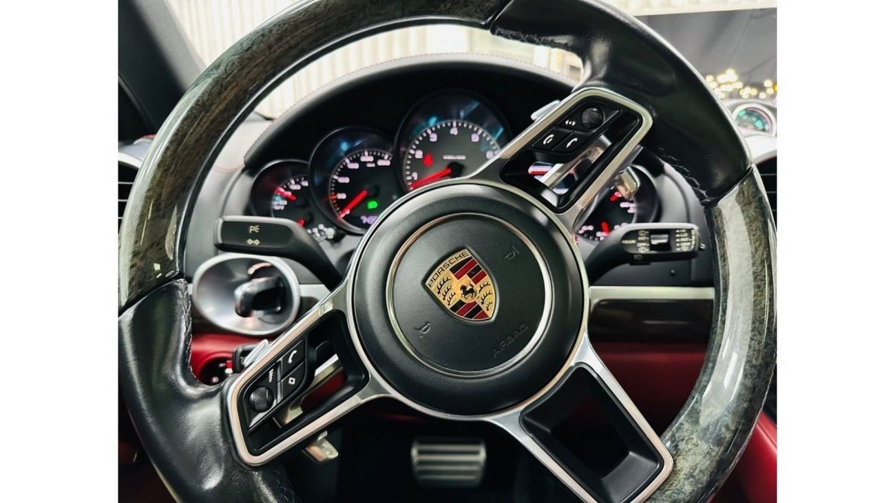 Porsche Cayenne GCC .. FSH .. Warranty … Original Paint .. Top Range