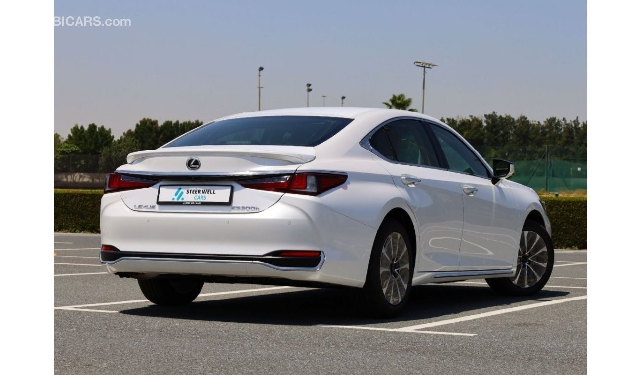 Lexus ES 300 ES300H 2.5L HYBRID ULTRA LUXURY | GCC SPECS