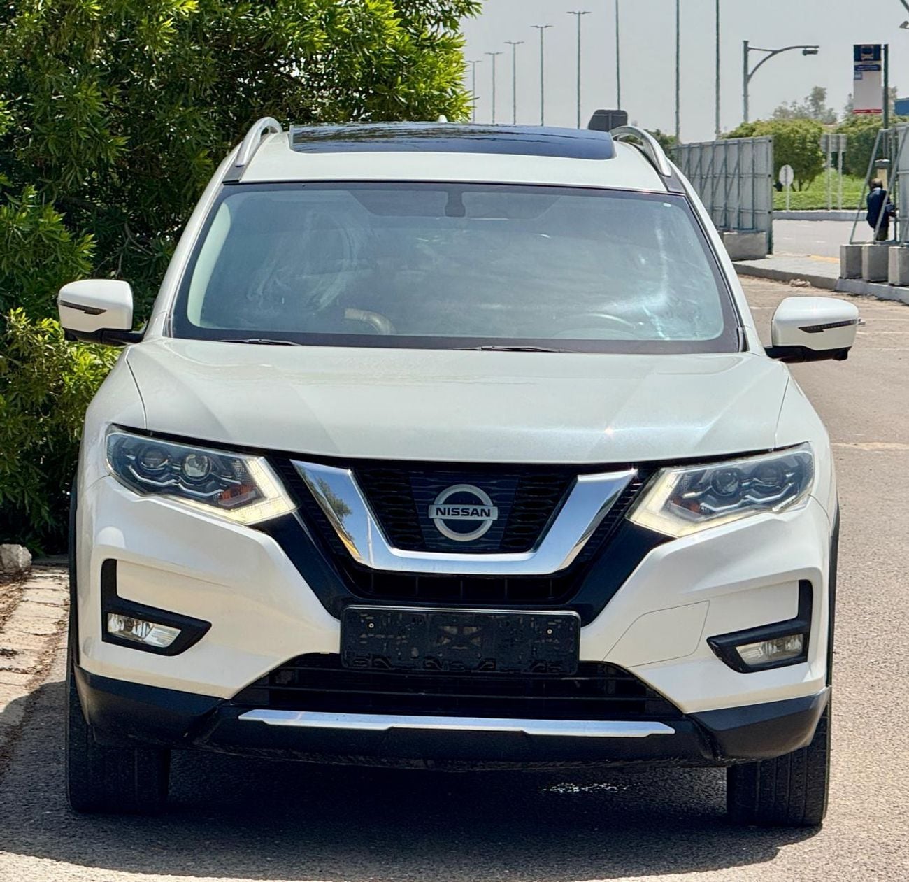 Nissan XTrail SL 2.5L 780-Monthly l GCC l Panoramic, Leather, Cruise l Accident Free