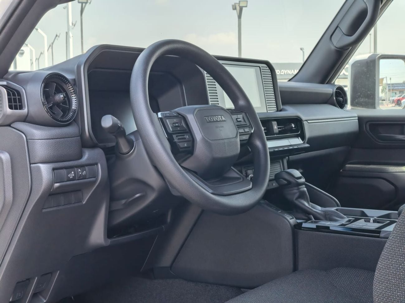 تويوتا برادو PRADO,2.8L,DIESEL,SUNROOF,COOL BOX,BACK DOOR POWER,DVD+CAMERA,18''AW,A/T,2025MY ( FOR EXPORT ONLY)