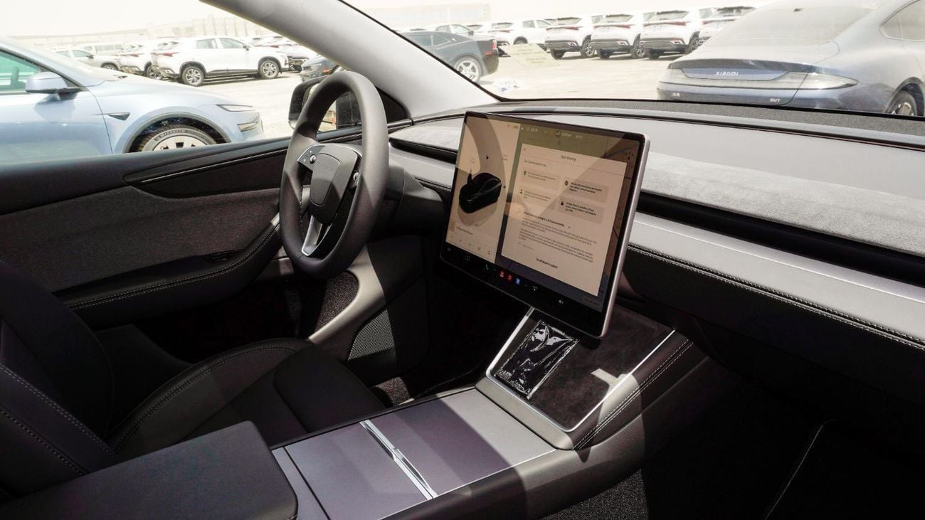 Tesla Model Y Real-Wheel Drive || Standard Range ( 593 KM ) || Brand New