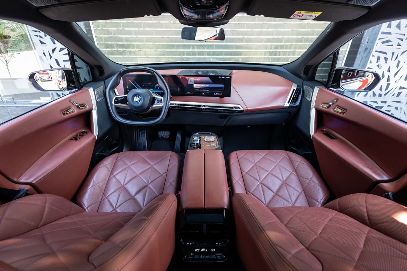 بي أم دبليو iX xDrive50