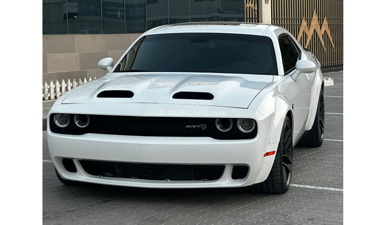 دودج تشالينجر SRT هيلكات عريضجسم