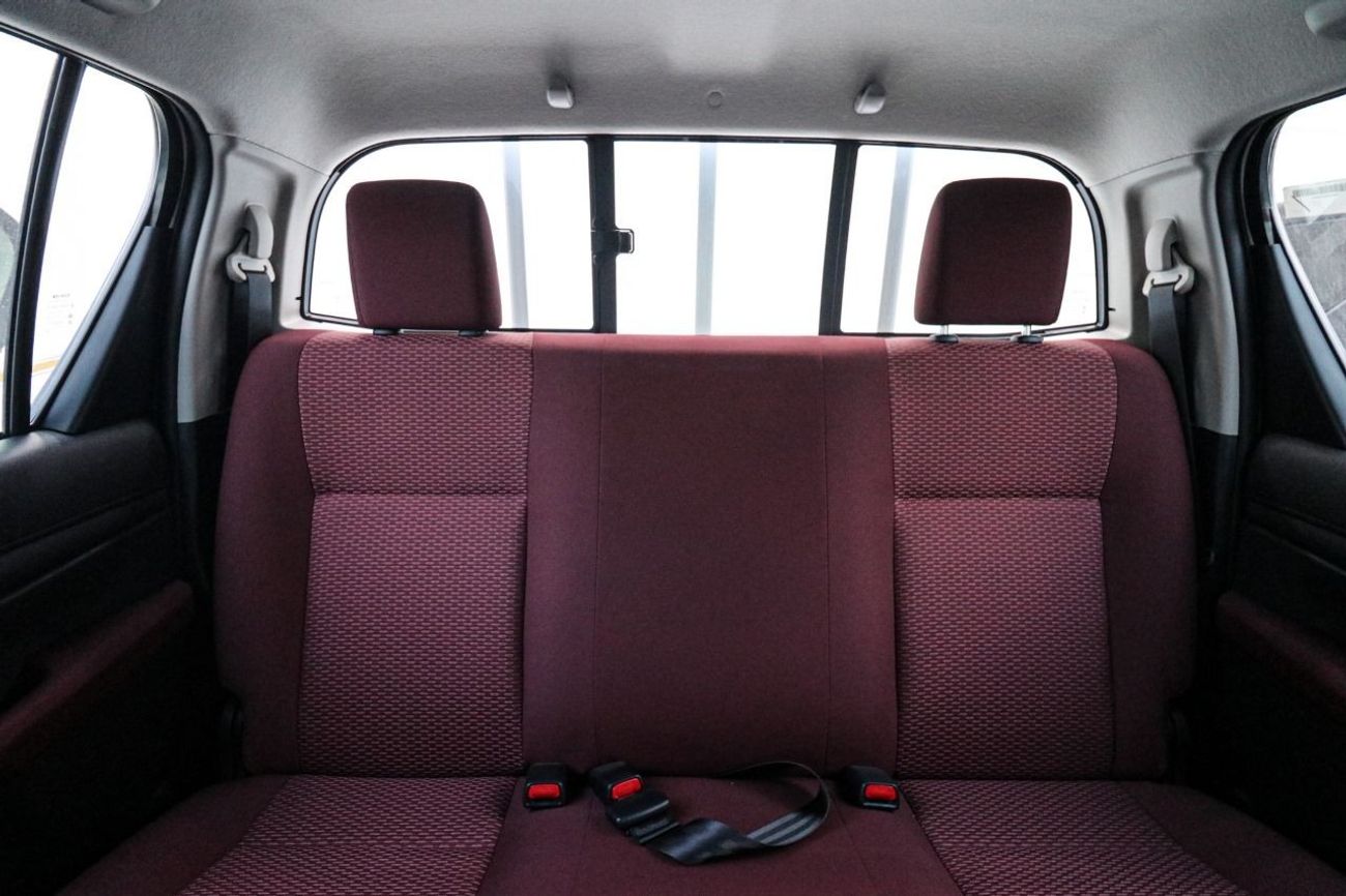 Toyota Hilux TOYOTA HILUX 2.7 AT MID OPTION WHITE 2024