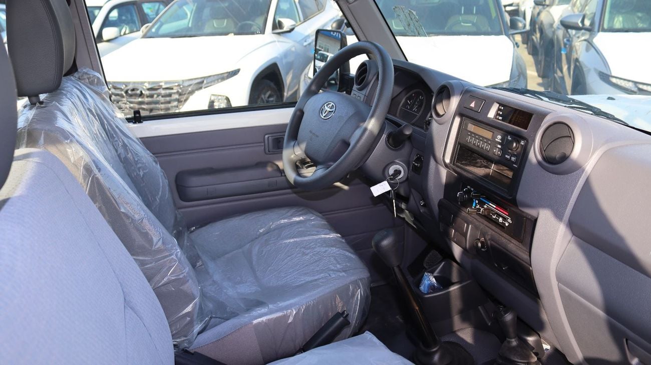 Toyota Land Cruiser Pick Up DIESEL LC 79 4.2 LTR 1HZJ, Double CABIN, 6CYLINDER , DIFFERENTIAL LOCK ,POWER WINDOW , CENTER LOCK