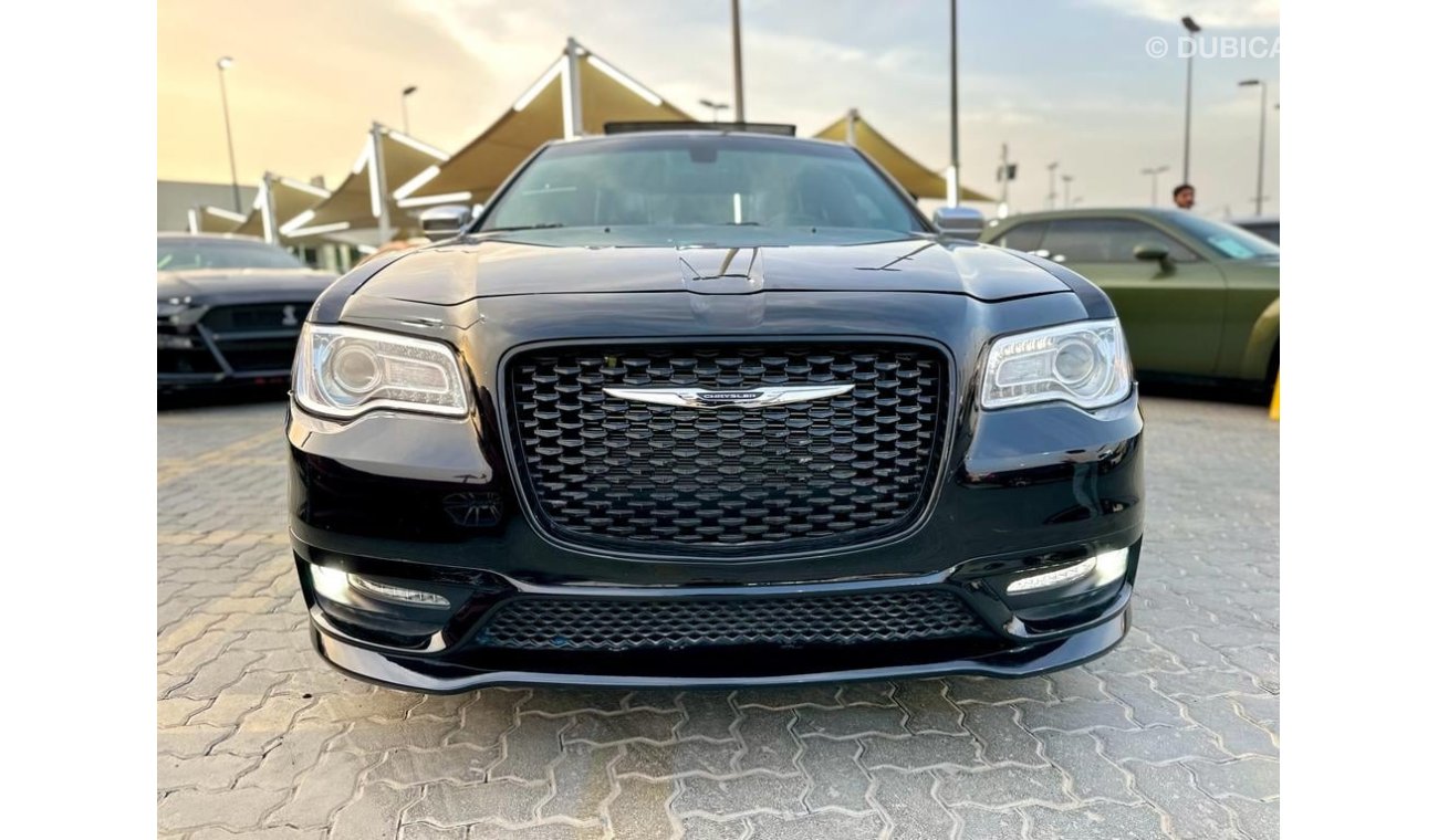 Chrysler 300C For sale 1000/= monthly