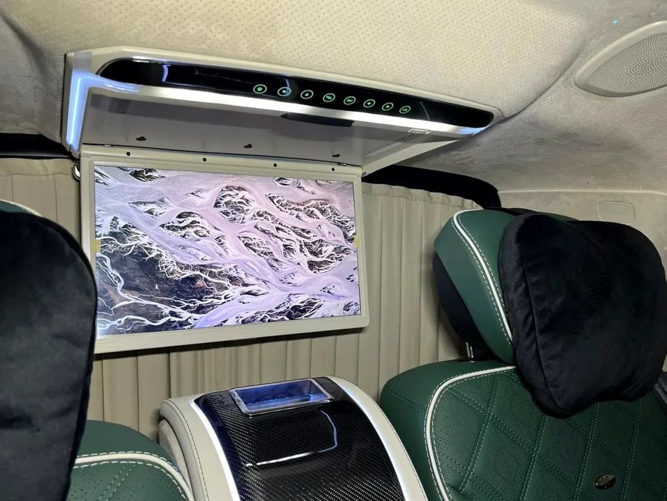 Mercedes-Benz V 300 ARRIVAL MODEL VIP MERCEDES GCC V300 with ADDITIONAL REAR AC - 2 Years Warranty by VLINE