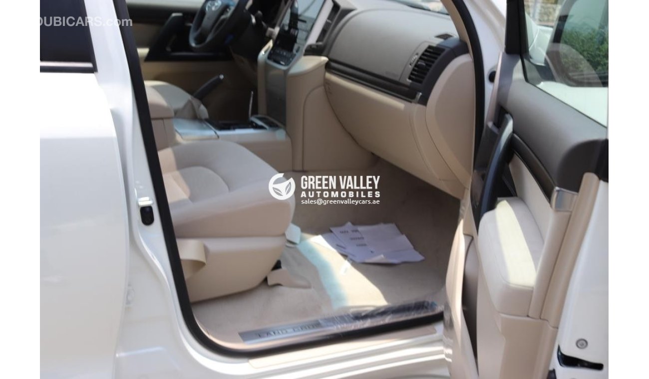 Toyota Land Cruiser GXR 4.6l Petrol Grand Touring Automatic 8 seater for Export/2019 Model/White inside Beige