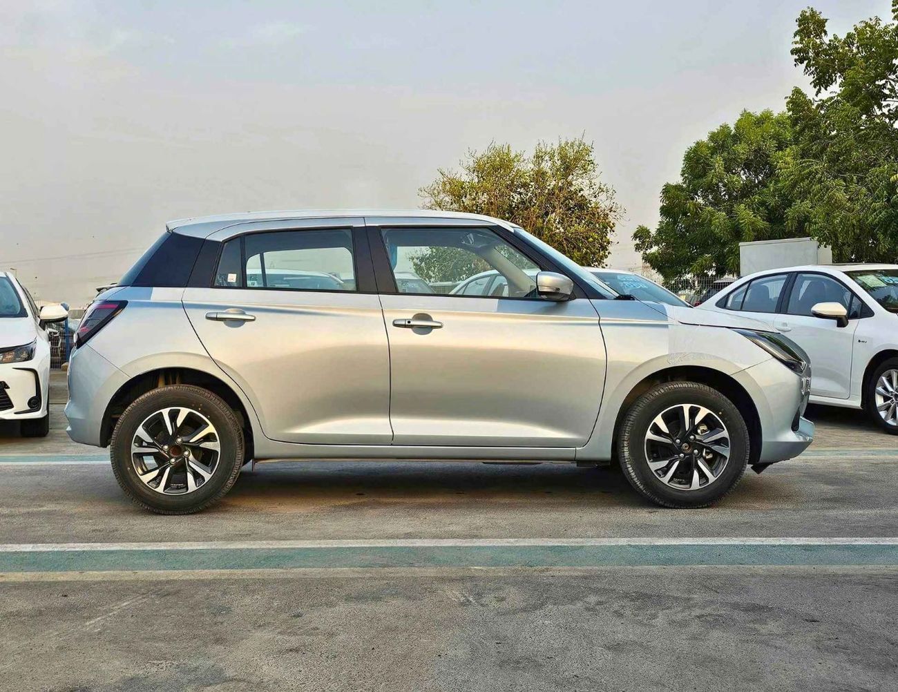 Suzuki Swift GLX / 1.2L PETROL A/T / PUSH START / REAR CAMERA / REAR PARKING SENSOR  (CODE # GLX)