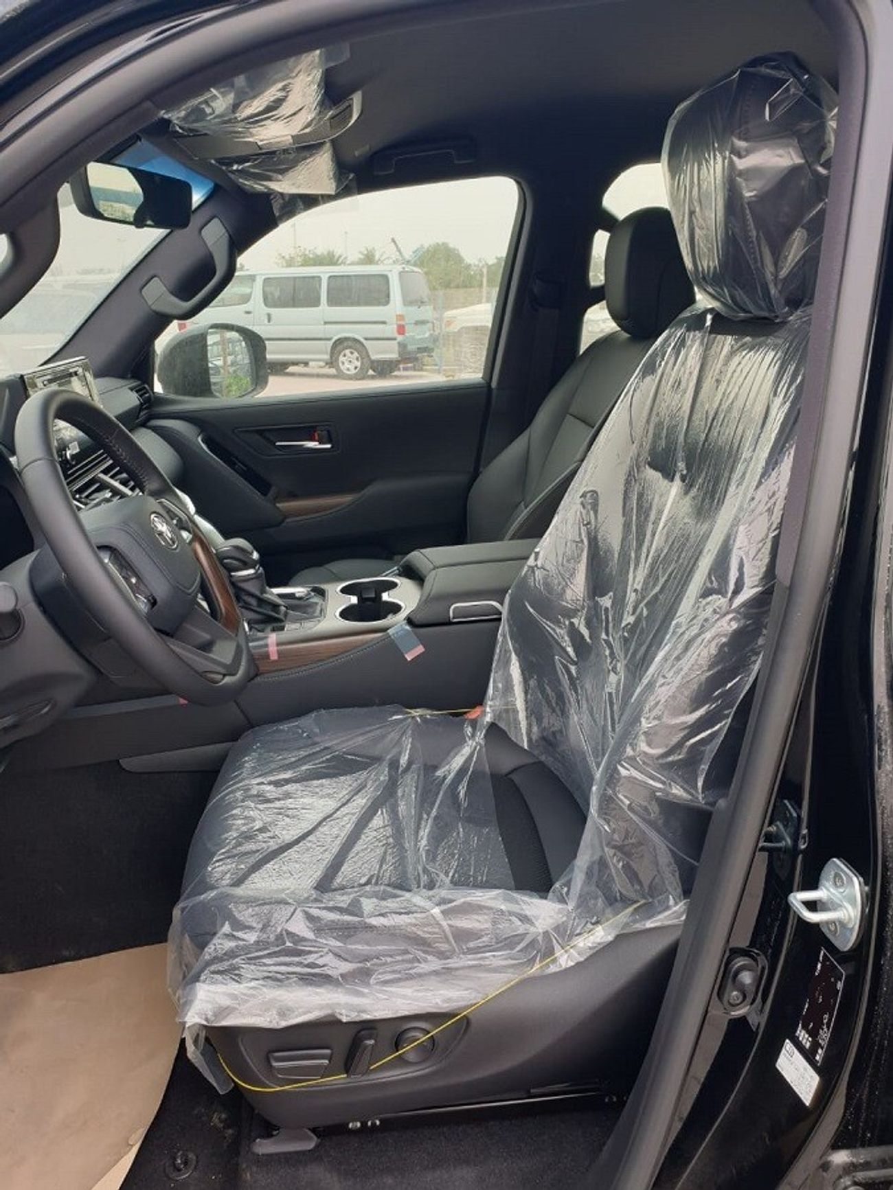 تويوتا لاند كروزر LC300 - GXR - 4.0L - 2024 (PETROL)