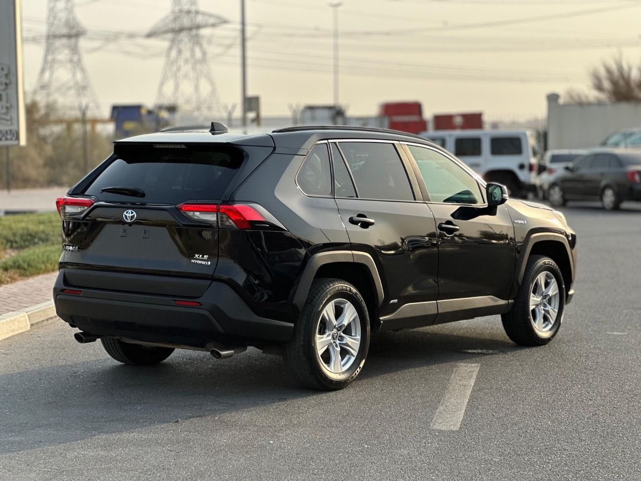 Toyota RAV4 Hybrid XLE 2.5L push start full option