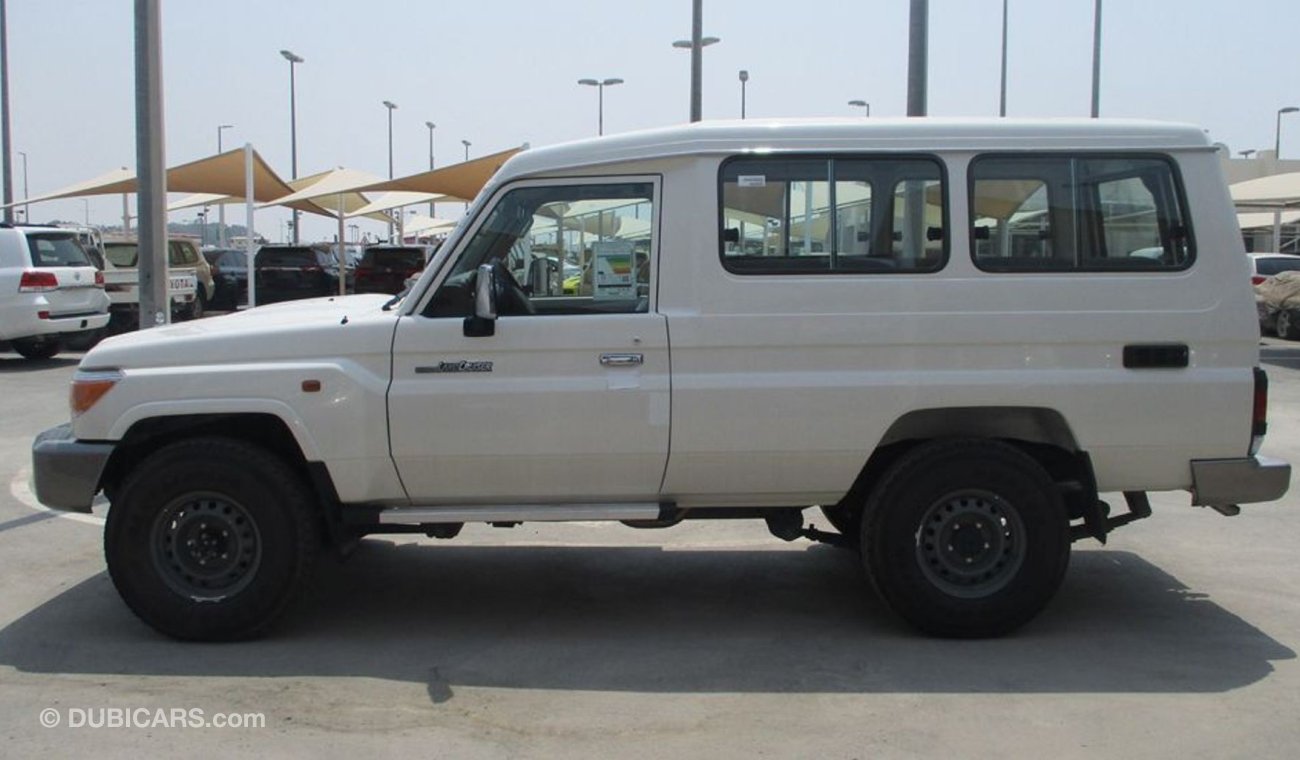 تويوتا لاند كروزر هارد توب 78 4.5L Diesel Troop Carrier Manual