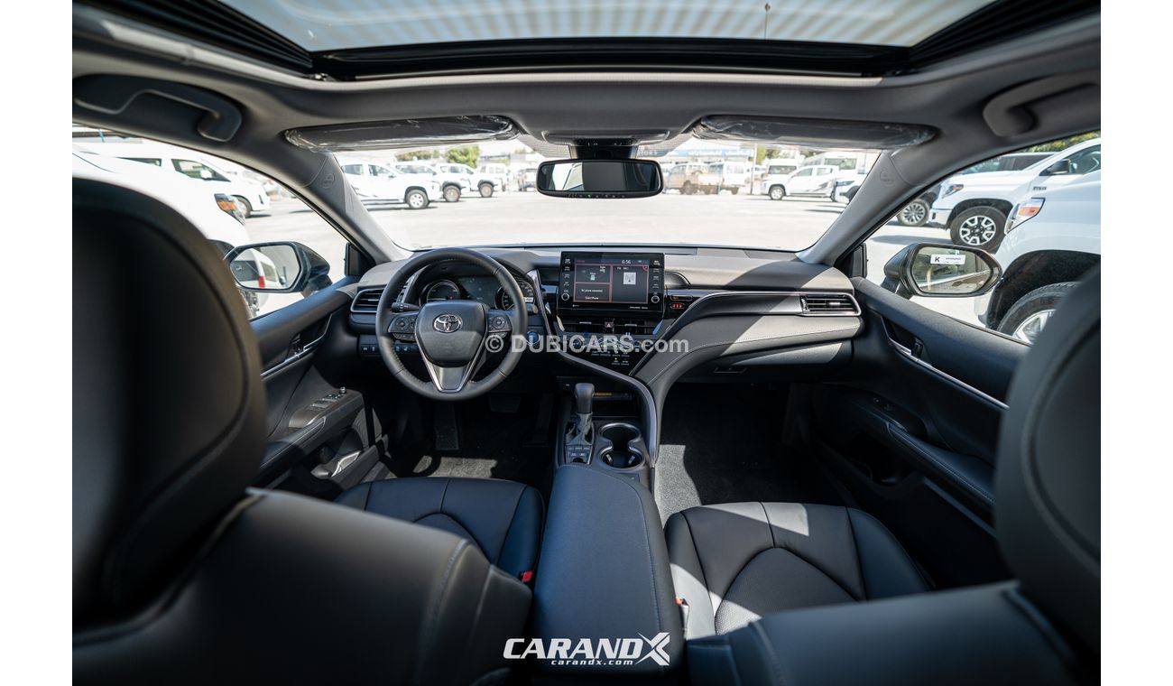 Toyota Camry SE Hybrid 2021 Red