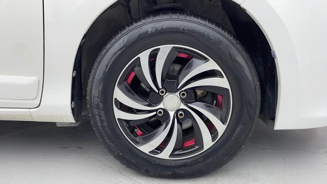 تويوتا يارس SE 1.3 | بدون دفعة مقدمة | اختبار قيادة مجاني للمنزل