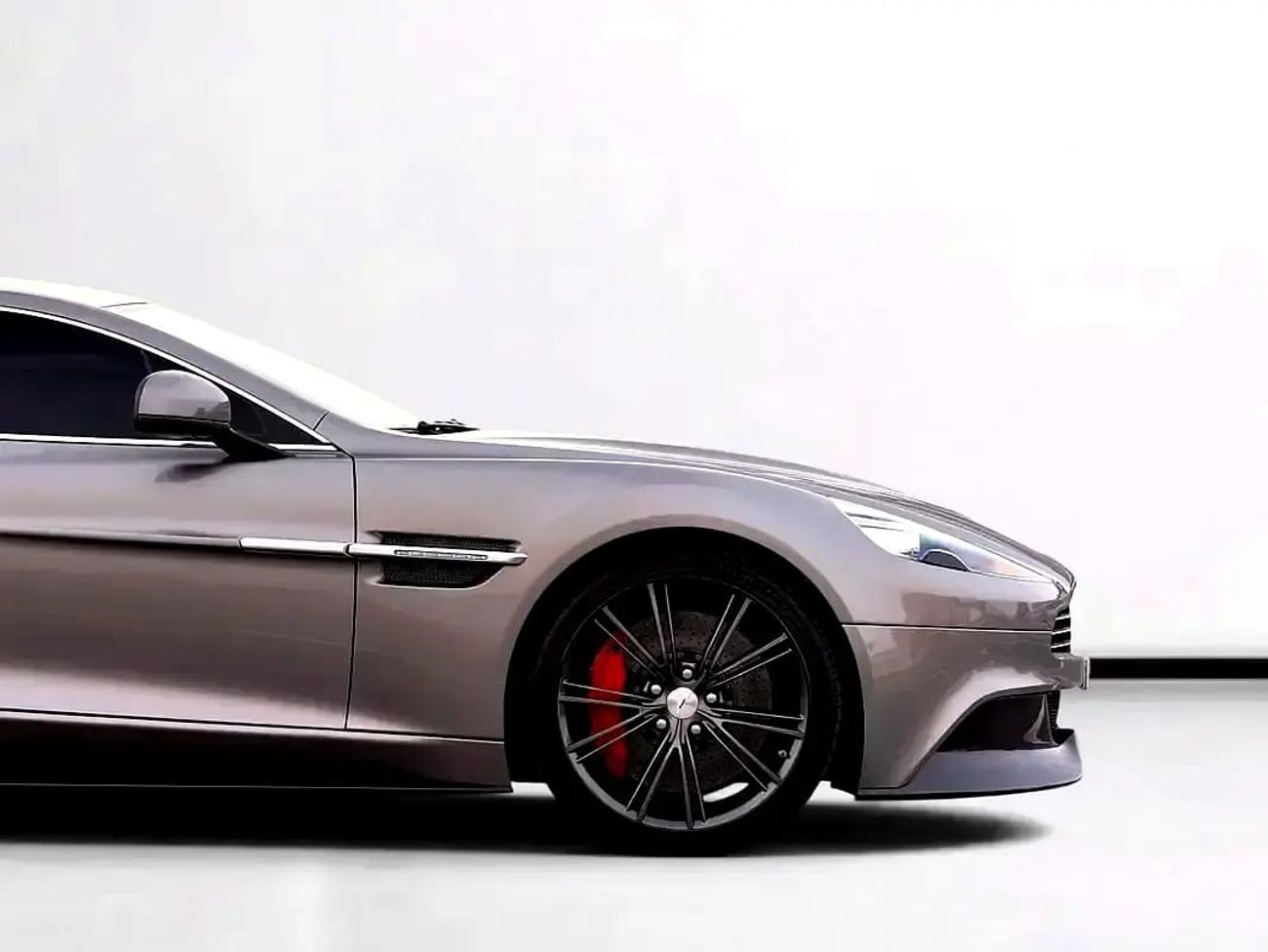 أستون مارتن فانكويش فولانتي RARE FULL CARBON SPEC | GCC | V12 ENGINE