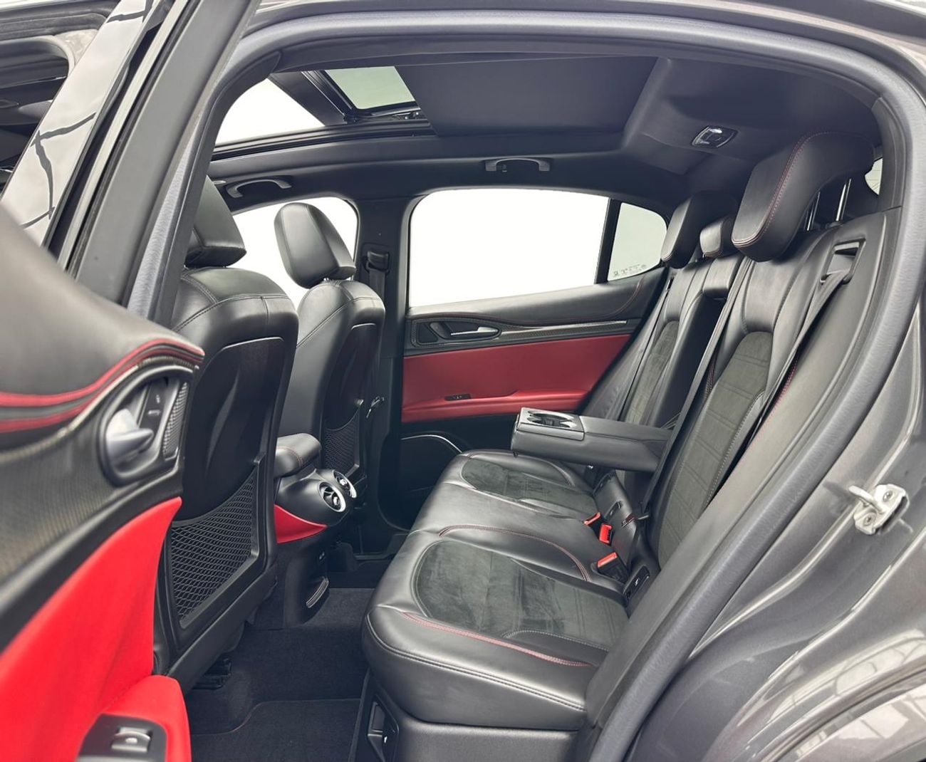 Alfa Romeo Stelvio Quadrifoglio 2.9L (503 HP) 2019 Alfa Romeo Stelvio Quadrifoglio, 1 Year Warranty Unlimited KM, Alfa