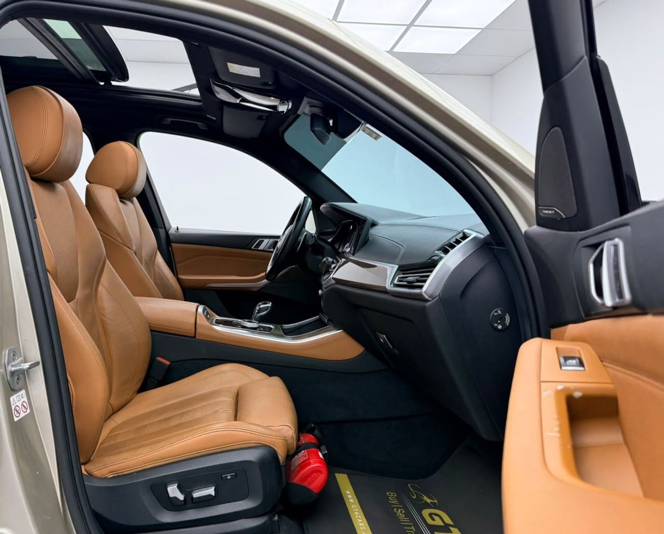 بي أم دبليو X5 XDRIVE40i M SPORT بي إم دبليو X5 xDrive40i M-Sport موديل 2019، مع ضمان، وحزمة خدمة بي إم دبليو لعام 2027، وسجل صيانة ك