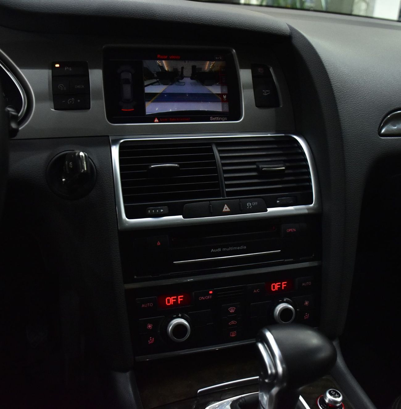 Audi Q7 EXCELLENT DEAL for our Audi Q7 35 TFSi ( 2014 Model ) in Black Color GCC Specs