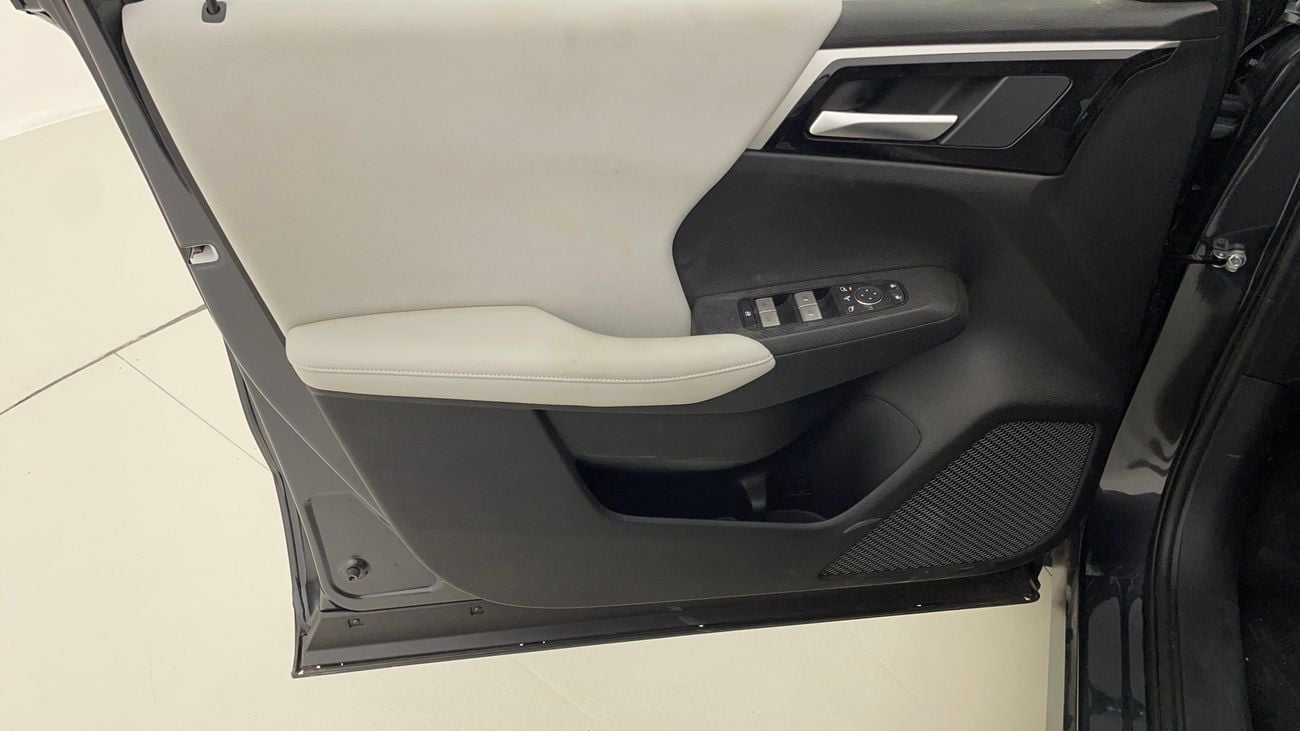 ميتسوبيشي آوتلاندر MIDLINE WITH SUNROOF 2.5 | بدون دفعة مقدمة | اختبار القيادة في المنزل