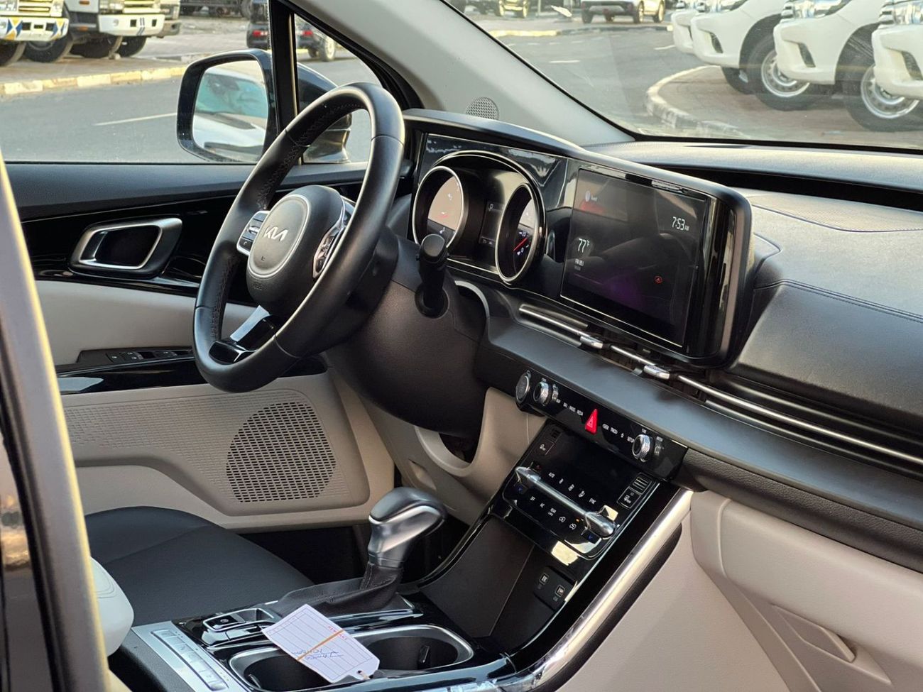 كيا كارنيفال 2022 Kia Carnival EX 3.5 V6 FWD- Full Option - 7 Seater - Front & Rear Radar Sensor - Trunk / Door F