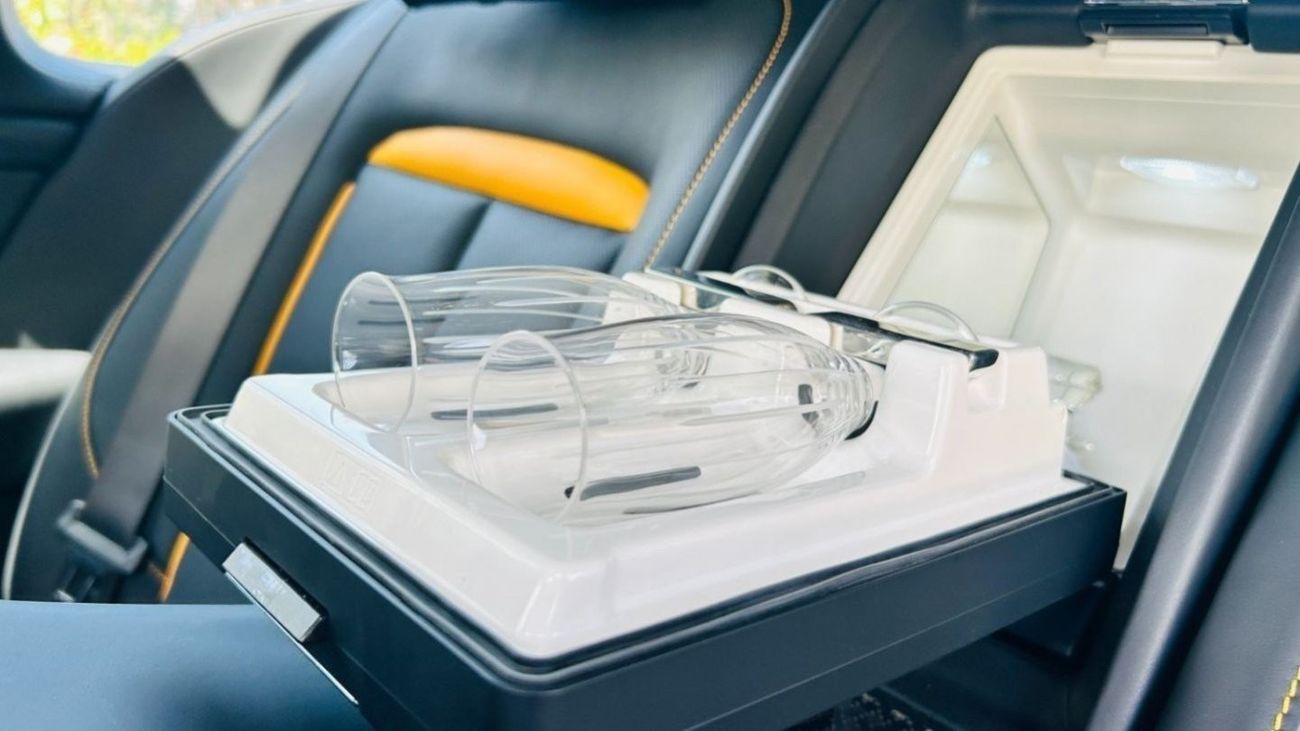 Rolls-Royce Cullinan ROLLS ROYCE CULLINAN 2021 BLACK BADGE | FSH | UNDER WARRANTY | STARLIGHT | GCC SPECS