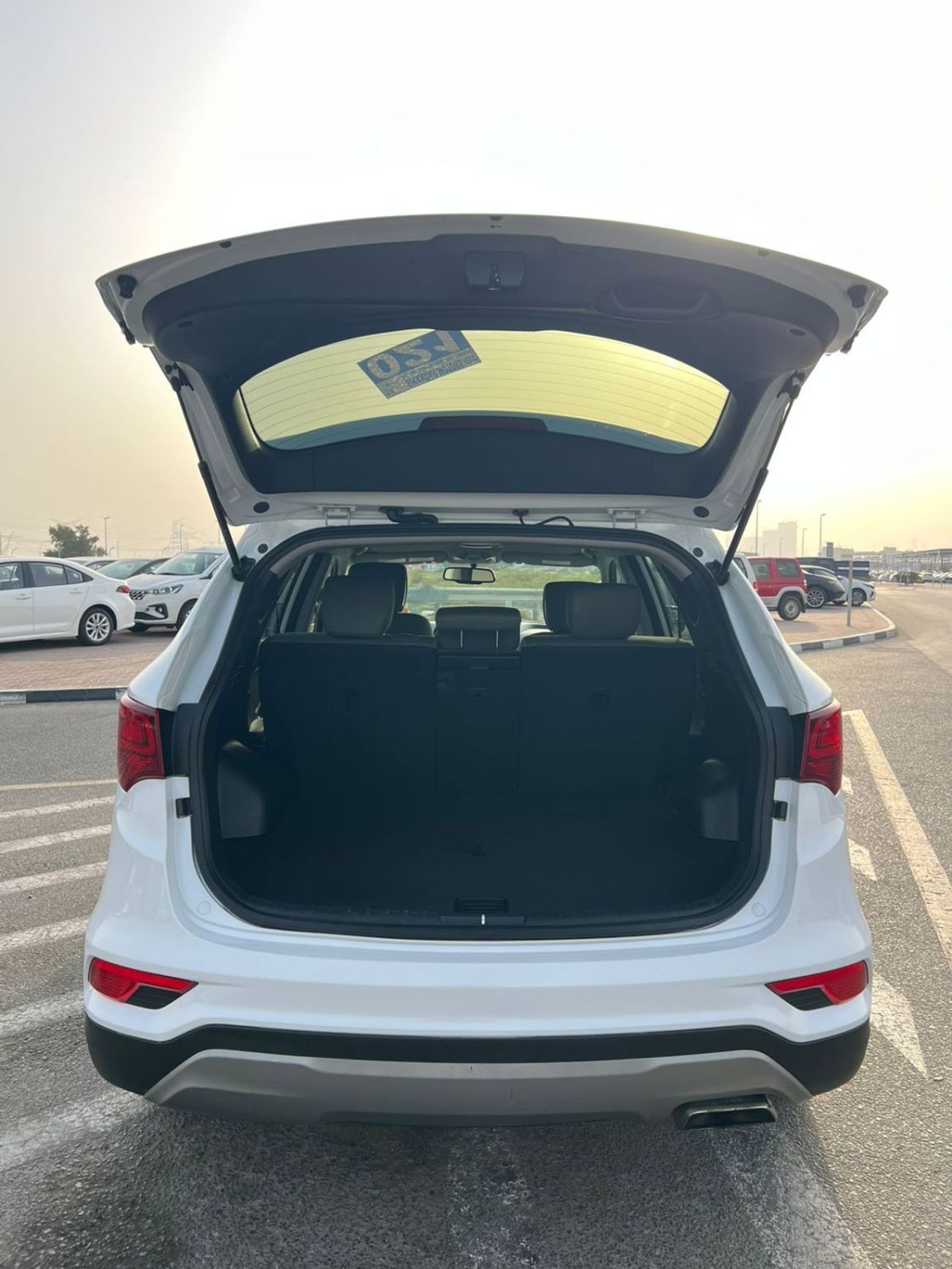 هيونداي سانتا في 2018 Hyundai Santa Fe Sport 2.4L - V4 - REAR CAM - BIG SCREEN - PUSH START - AUTO TRUNK -