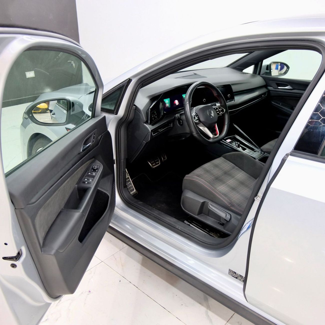 Volkswagen Golf GTI Sport 2.0T AED 2,350 P.M l 0% Down Payment l GCC Specs l Under Full Volkswagen Warranty