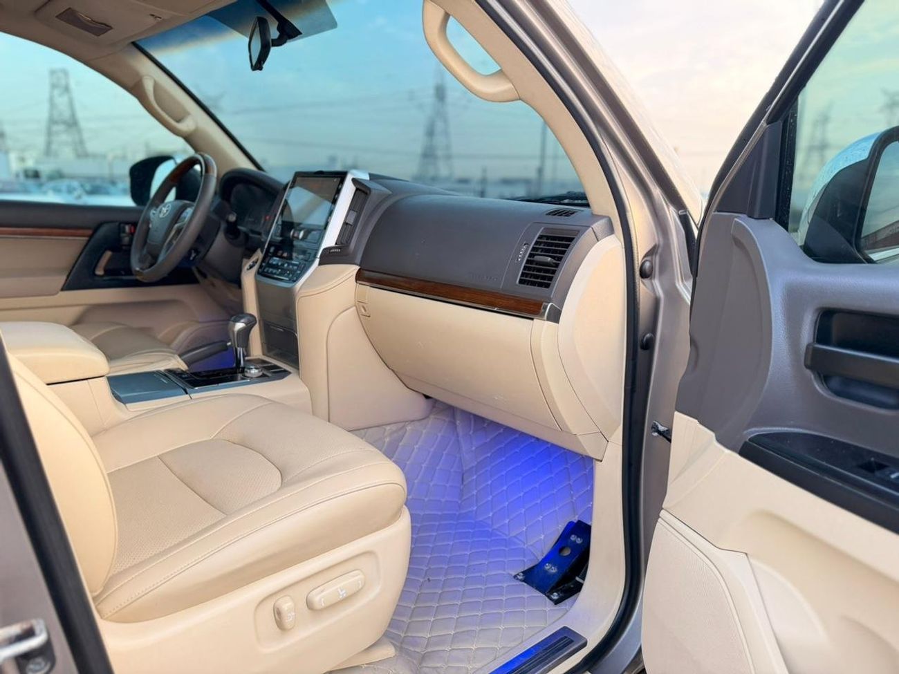 تويوتا لاند كروزر GXR 4.6L