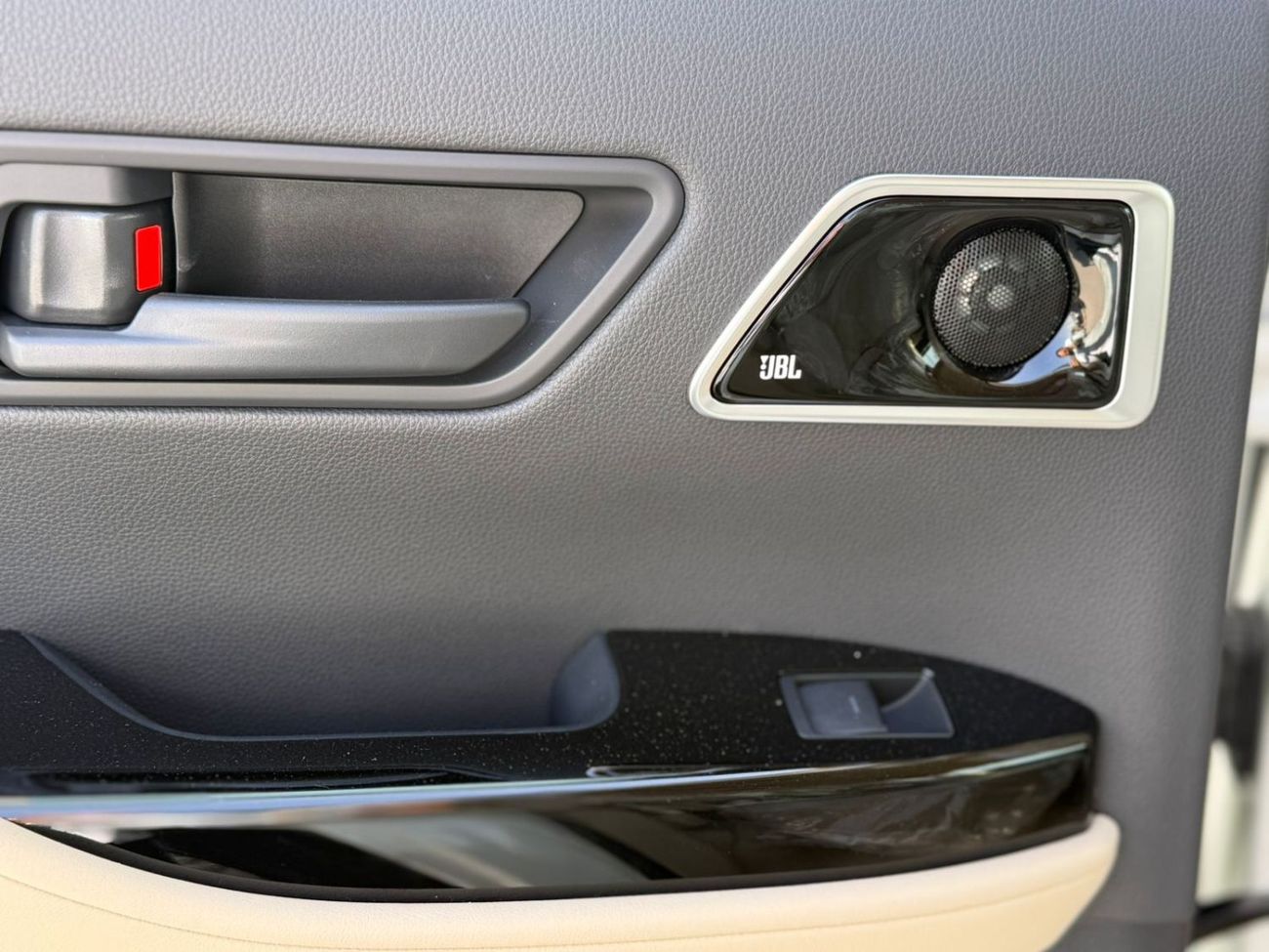 Toyota Land Cruiser GXR 3.5L TWIN TURBO WITHOUT SUNROOF 2025 MODEL