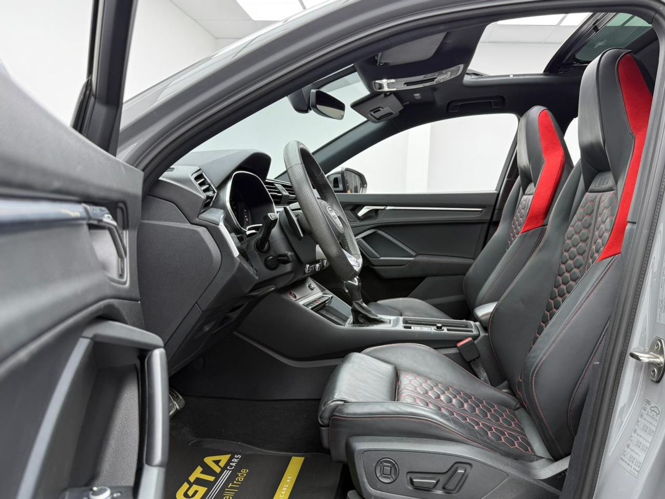 Audi RS Q3 TFSI quattro 2.5L SUV 2023 Audi RS Q3 ,Agency Warranty+Service Contract+Full Agency Service History 