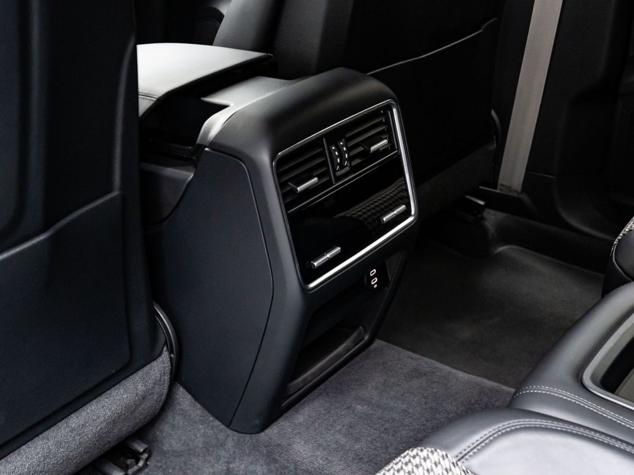 بورش كايان GTS Coupe