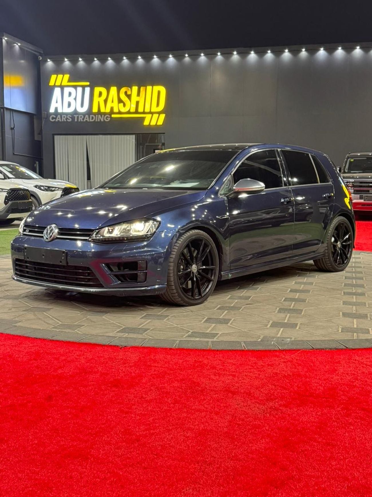 فولكس واجن جولف R 2.0L (290 HP)