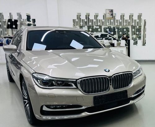 BMW 750Li Luxury Plus 4.4L