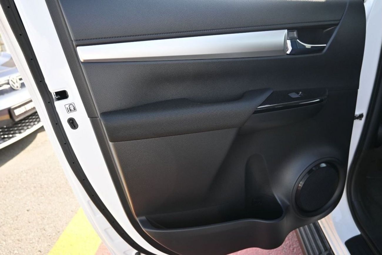 Toyota Hilux Toyota Hilux 2.4L Diesel, 4WD, D/C Pickup, 4 Doors, Manual Transmission, Automatic Window, Four Whee