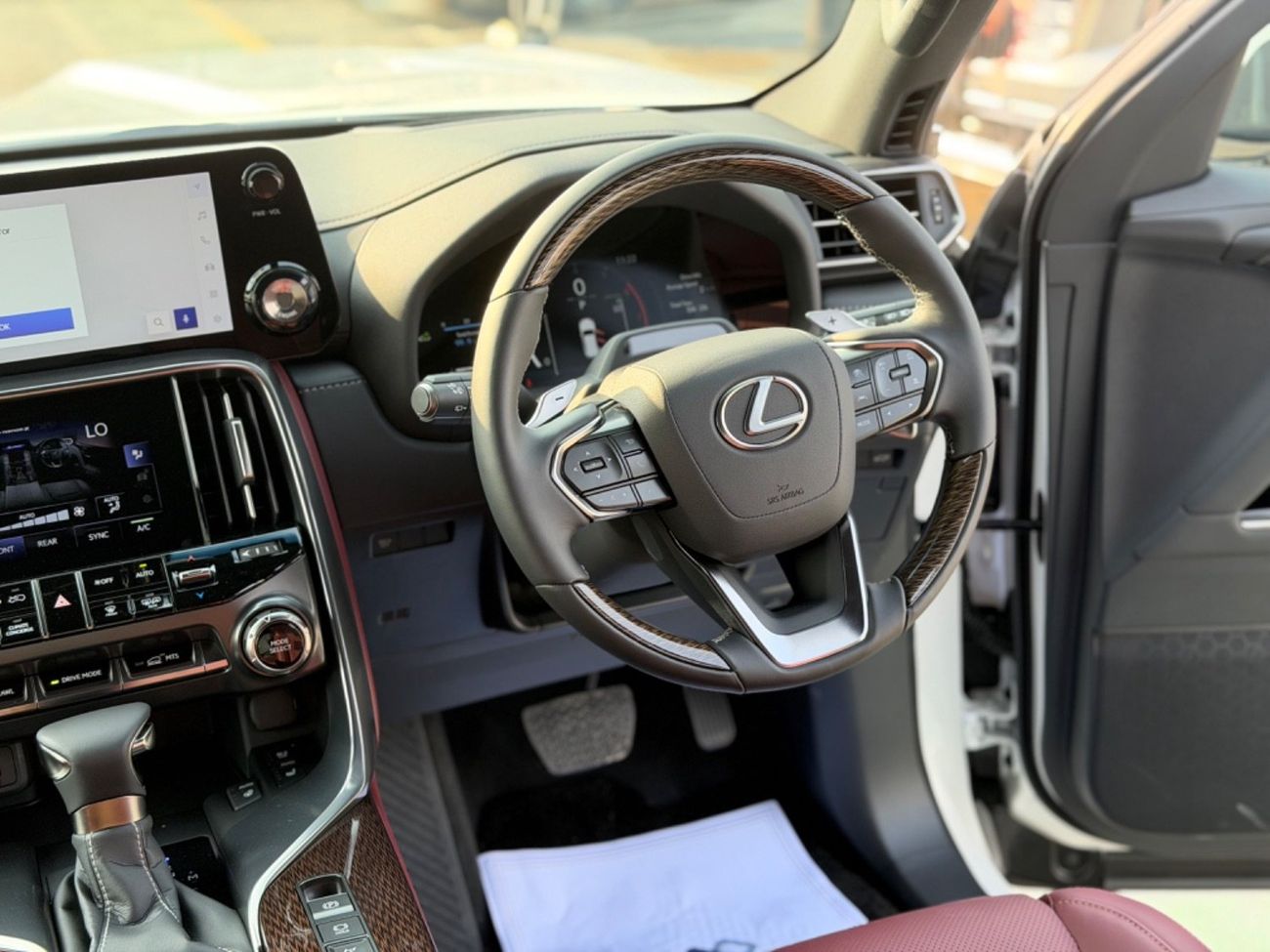 لكزس LX 600 SPORT LUXURY - RHD