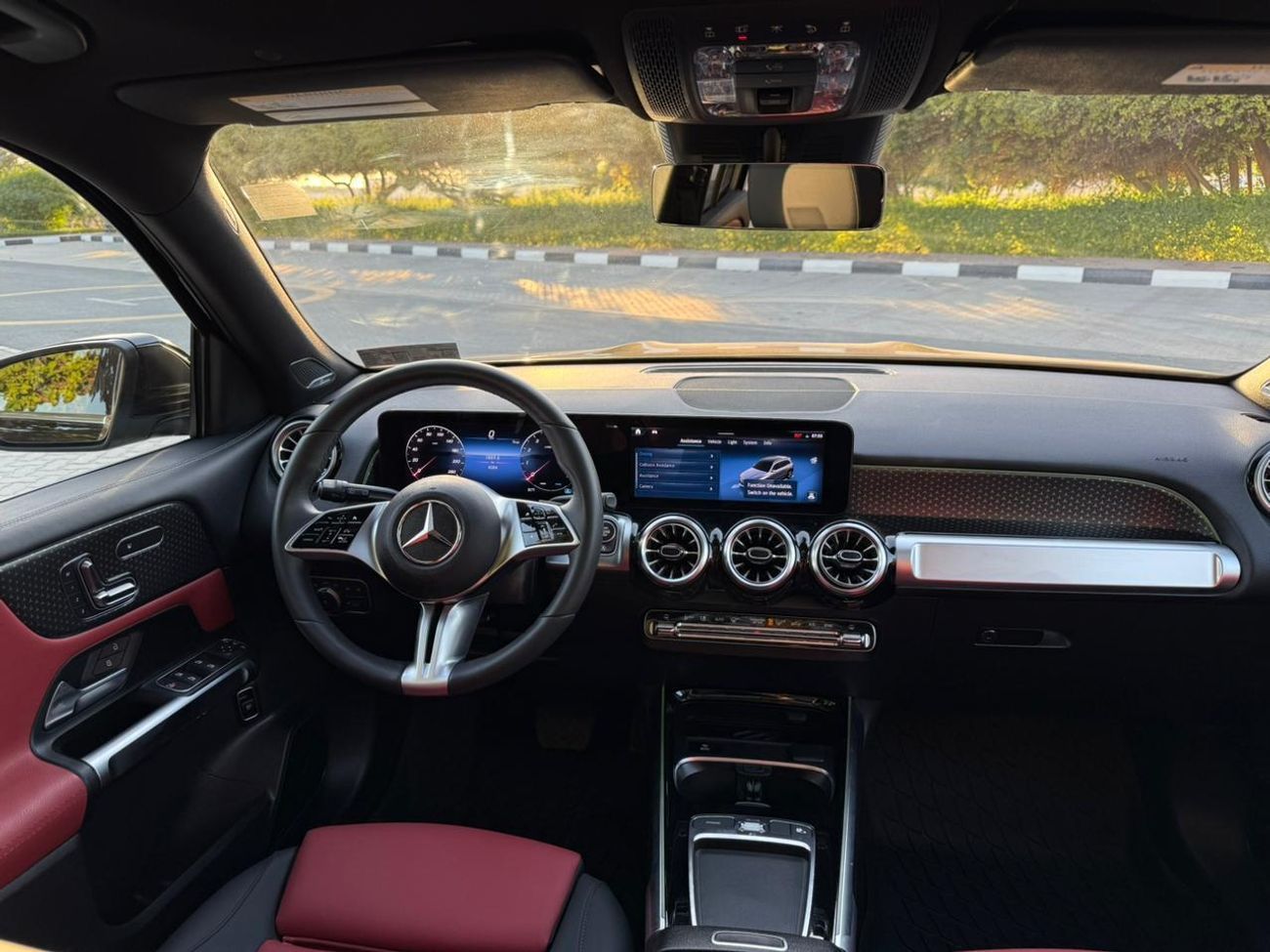 مرسيدس بنز GLB 250 Std 2.0L