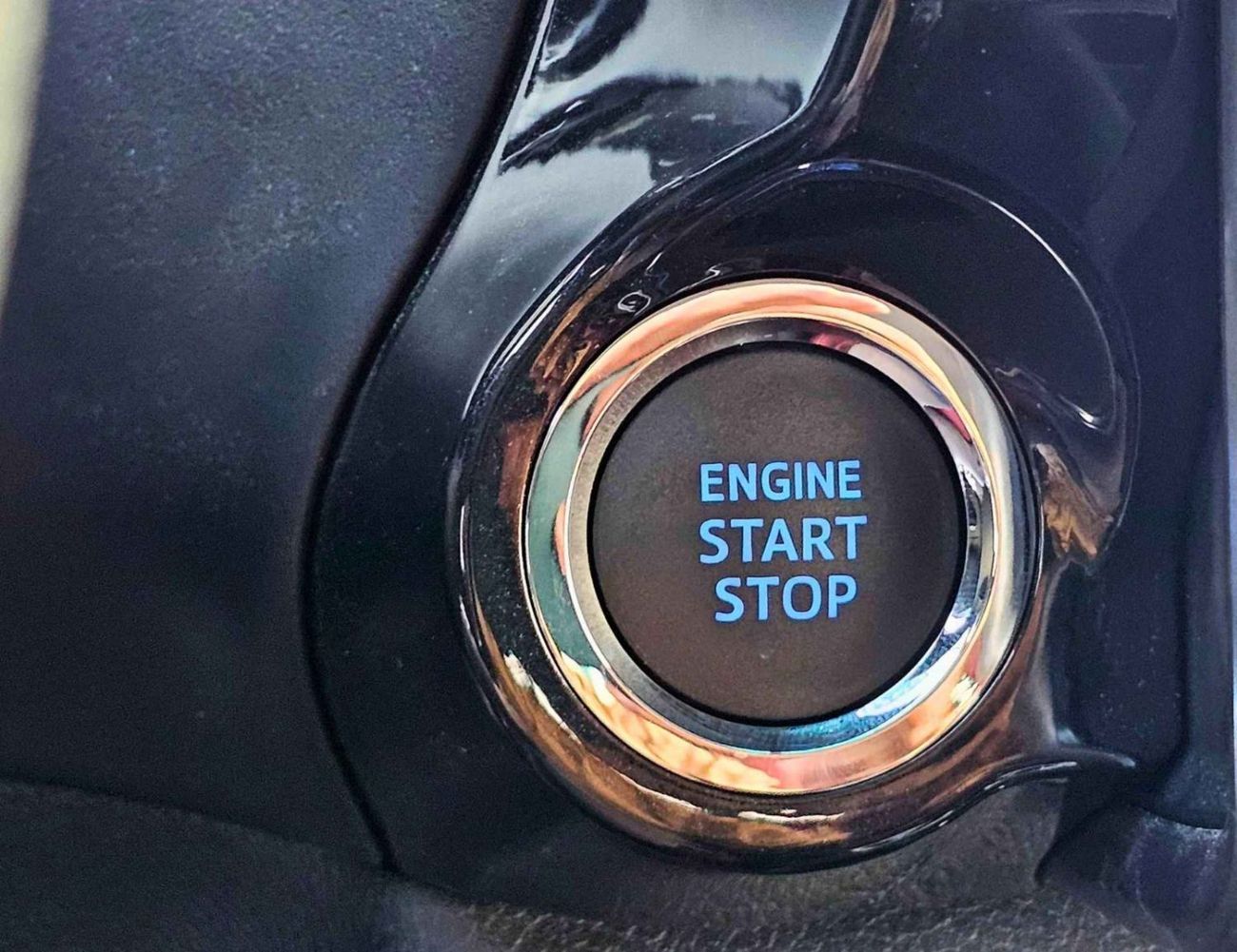 تويوتا هيلوكس SR5 GLXS-V EXL WIDE BODY / 2.7L PETROL A/T / FR&RR CHROME BUMPERS / (CODE#GLXS-V)